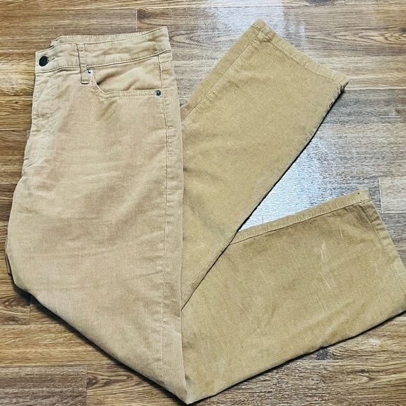 Tommy Hilfiger camel corduroy pants size 8. 30 inch waist Excellent condition - Picture 3 of 8